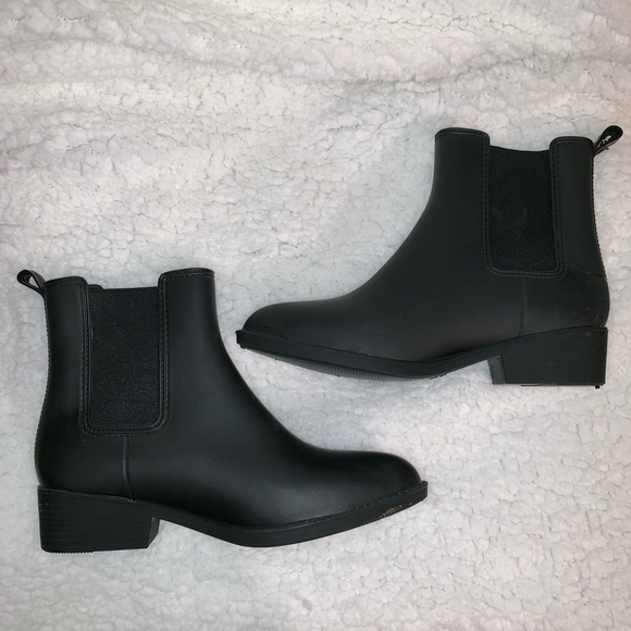 Shoes - NWOT Black Ankle Boots